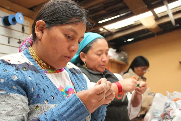 Tagua jewelry artisans